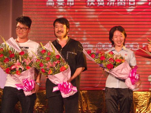 扶貧濟(jì)困、共建和諧——將軍企業(yè)捐款50萬元
(圖4)